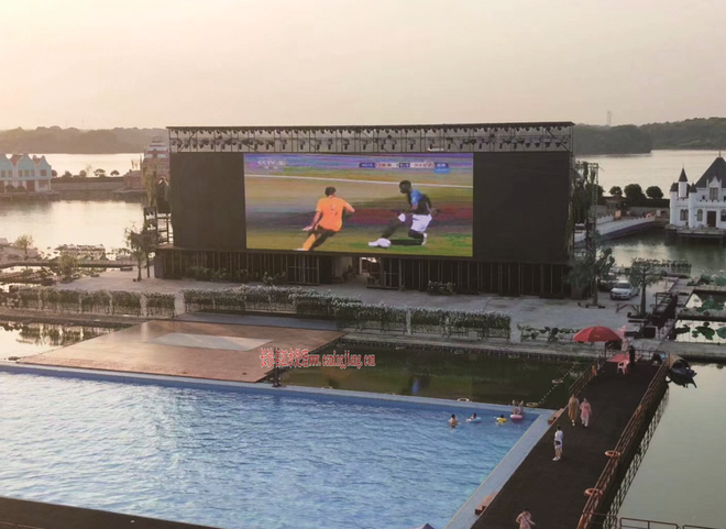 益陽(yáng)皇家湖旅游度假區(qū)游泳池